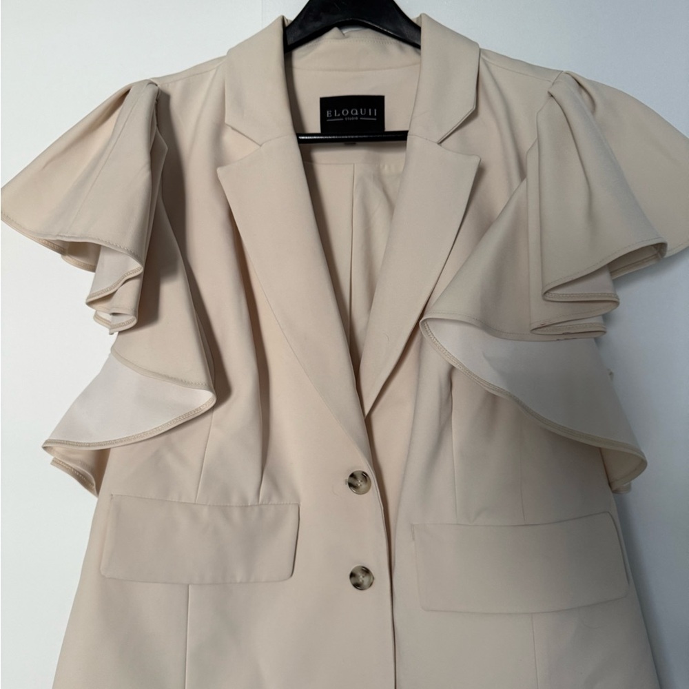 Eloquii Cream Ruffle Sleeve Blazer